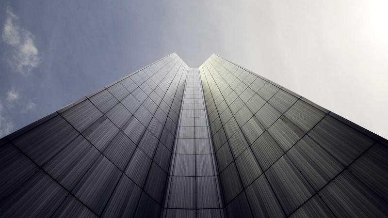 鼎天国际app产品特性展示图，智能办公与数据可视化